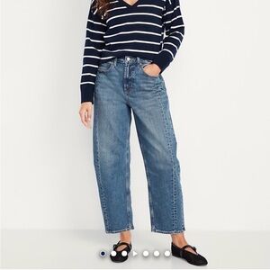 Old Navy Barrel Fit Blue Jeans